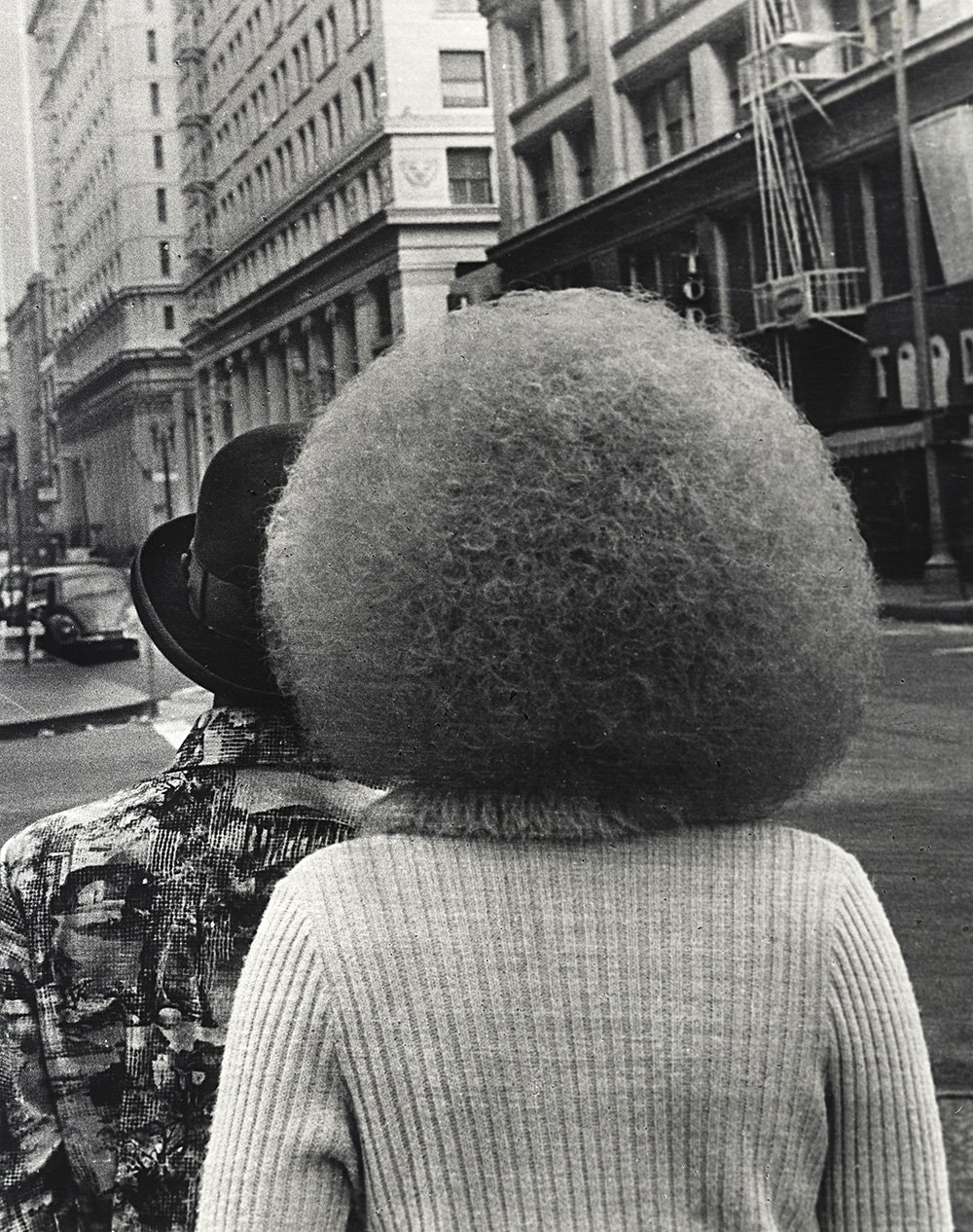 Леон Левинстайн. «Без названия» («Пара, женщина и афроамериканец в шляпе»). 1970. Фото: Еврейский музей и центр толерантности