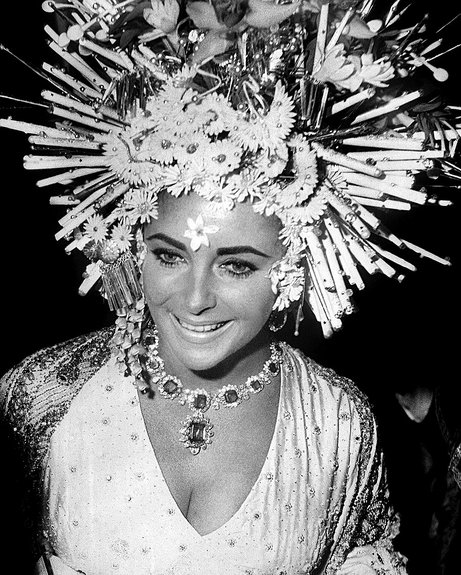 Элизабет Тейлор в колье Bvlgari. Венеция, 1967 г. Фото: AFP