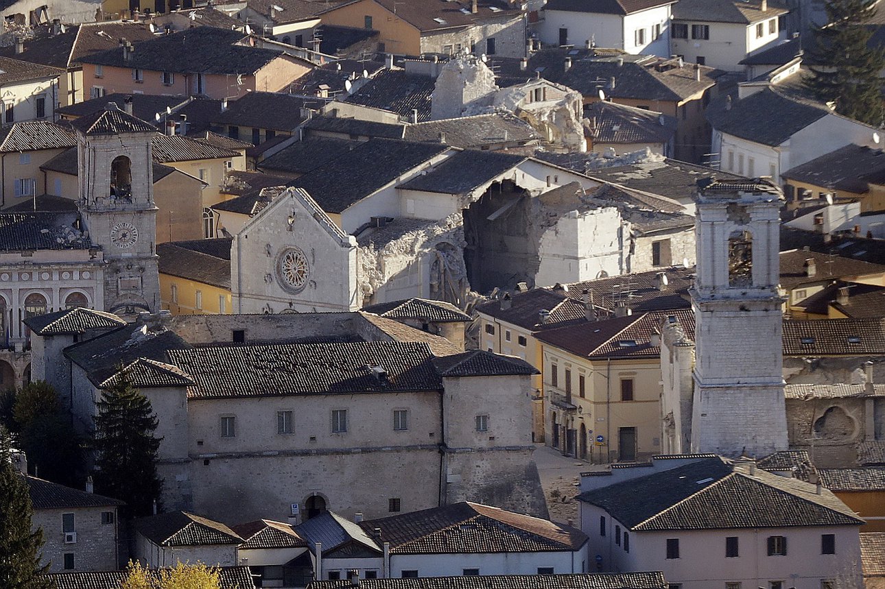 A general view shows a cathedral in Norcia, central Italy, Monday, Oct. 31, 2016 AP/ТАСС