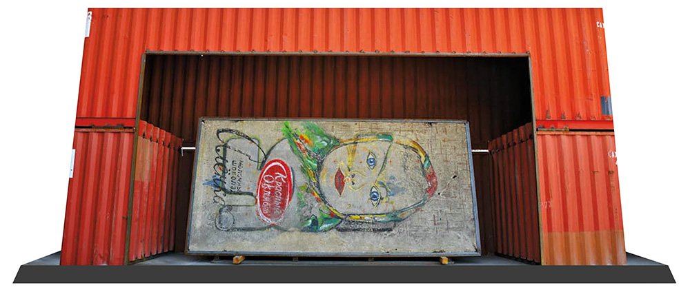 Для хранения росписи Паши 183 на территории Музея стрит-арта соорудили специальный павильон из контейнеров. Фото: Ксения Артеменко