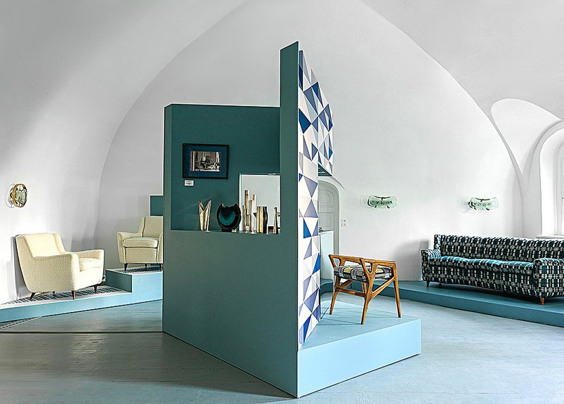 Выставка «Gio Ponti & Amici. Легенды итальянского дизайна» в галерее Mirra. Фото: Анна Темерина