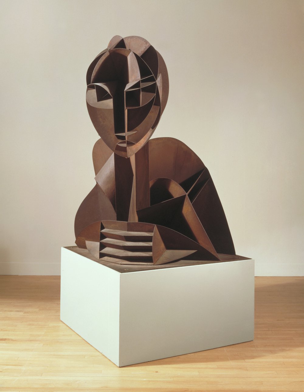 Наум Габо. «Голова №2». Увеличенная версия. 1964. Фото: The Work of Naum Gabo © Nina & Graham Williams / Tate, 2019