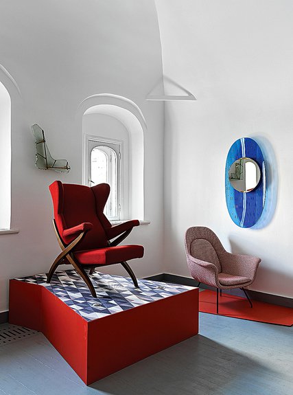 Выставка «Gio Ponti & Amici. Легенды итальянского дизайна» в галерее Mirra. Фото: Анна Темерина