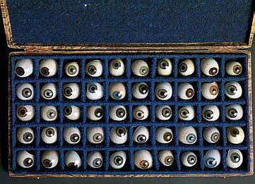 5 стеклянных глаз. 1811-1888. Хироши Сугимото