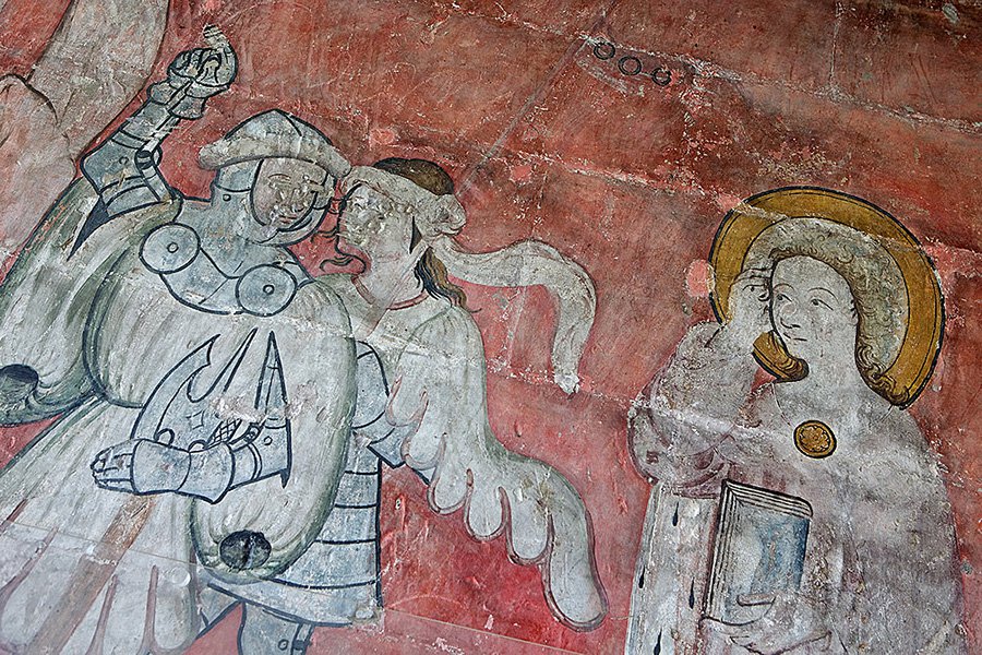 Фрагмент настенной росписи со сценой Распятия. Начало XV в. Фото: Historic Coventry Trust