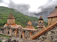 Международное сообщество призывает к защите армянских церквей в Карабахе