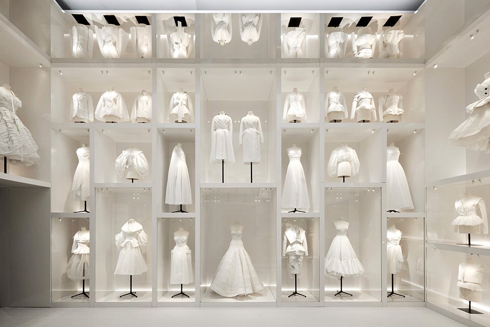 Экспозиция Christian Dior: Designer of Dreams в Музее Виктории и Альберта. Фото: Adrien Dirand