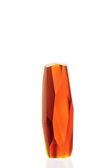 Хрустальная скульптура RockStone из совместной коллекции Арика Леви и Lalique. Фото: Florian Kleinefe
