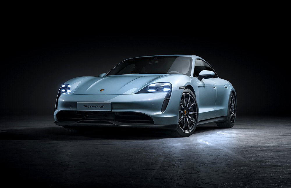 Новая модель Porsche Taycan 4S