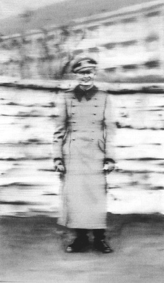 Герхард Рихтер. Дядя Руди. 1965. Холст, масло (справа) / Сourtesy of Gerhard Richter