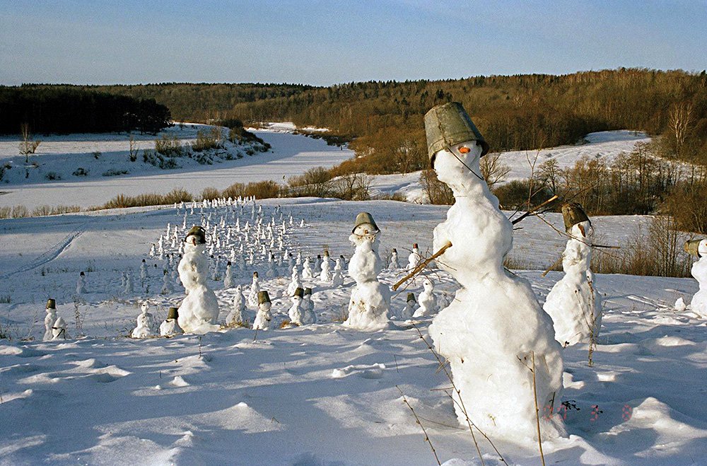 Николай Полисский. «Снеговики». 2000. Фото: Арт-парк «Никола-Ленивец»