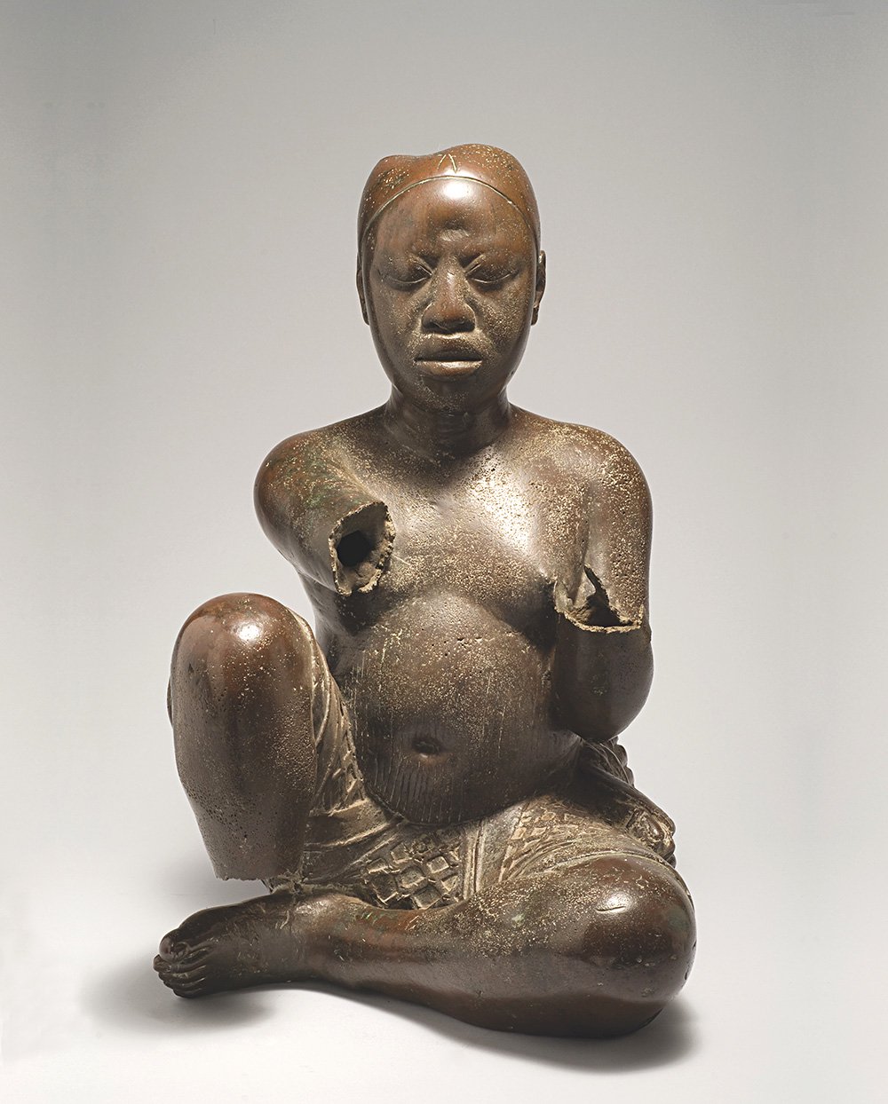 Сидящая фигура. Нигерия. XIV в. Фото: Nigerian National Comission for museums and monuments
