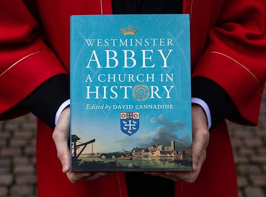 Westminster Abbey: a Church in History / David Cannadine, ed. Yale University Press in association with the Paul Mellon Centre for Studies in British Art  and the Dean and Chapter of the Collegiate Church of St Peter Westminster. 456 c. £35, $45. На английском языке. Фото: Dean and Chapter of Westminster