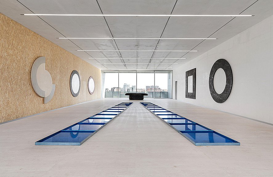 Вид выставки «Атлас». Фото: Fondazione  Prada