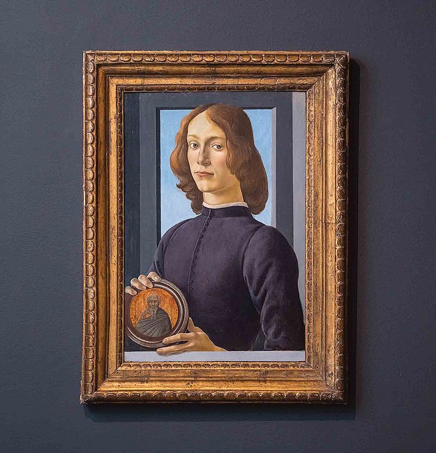 Сандро Боттичелли. «Портрет молодого человека с медальоном». Около 1480. Фото: Julian Cassady Photography/Sotheby's