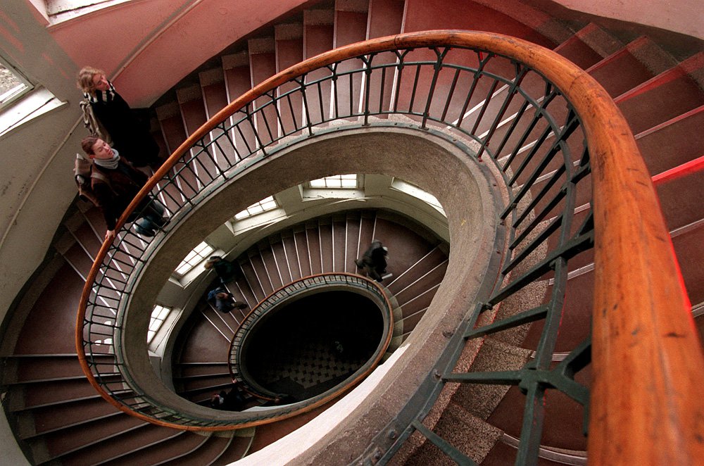 Лестница учебного здания Баухауса, спроектированная Анри ван де Вельде в Веймаре. Фото: Alamy / ТАСС