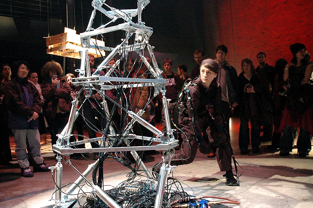 Грациозные машины (Grace State Machines, 2007) Билл Ворн, Эмма Хоулс, Джонатан Вильнев, перформанс