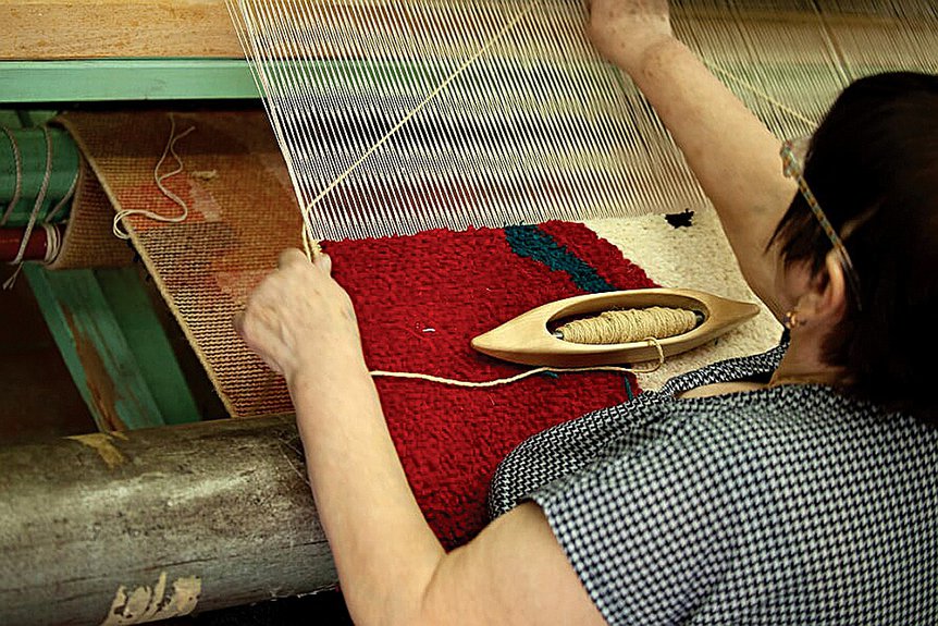 Мастерицы Сибирской ковровой фабрики в Тюмени