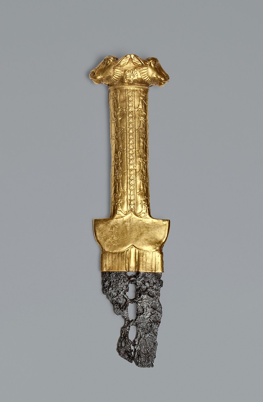 Золотая рукоять ахеменидского меча. Курган Чертомлык. V в. до н.э. Фото: Государственный Эрмитаж
