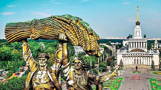 На территории ВДНХ находится 400 сооружений, 47 из них являются объектами культурного наследия
