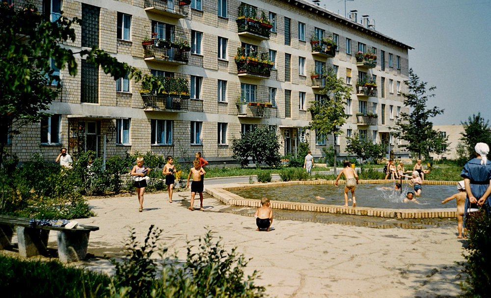Джон Репс. Жилой дом в 9-м квартале района Новые Черемушки. Москва. 1964 г. Фото: Сornell University Library