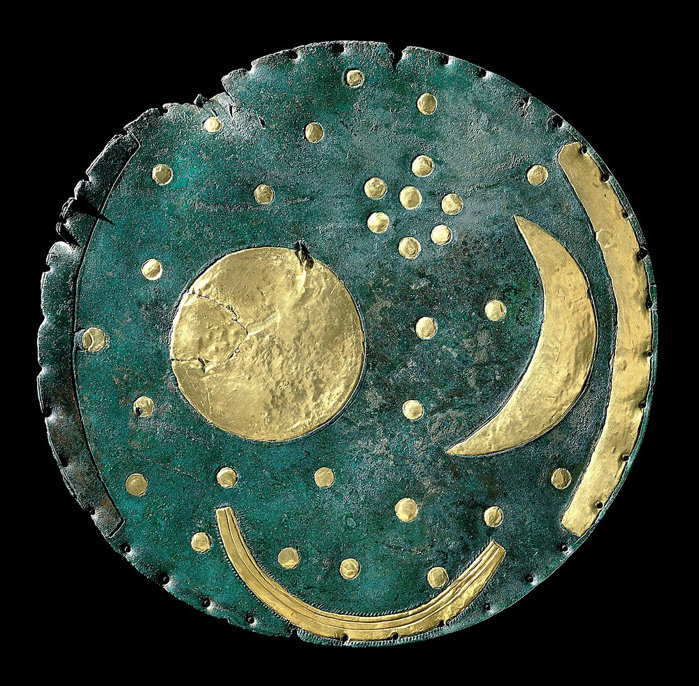 Небесный диск из Небры. Около XVII века до н.э. Бронза, вставки из золота. Фото: Lande samt für Denkmalpflege und Archäologie Sachsen-Anhalt / Juraj Lipták