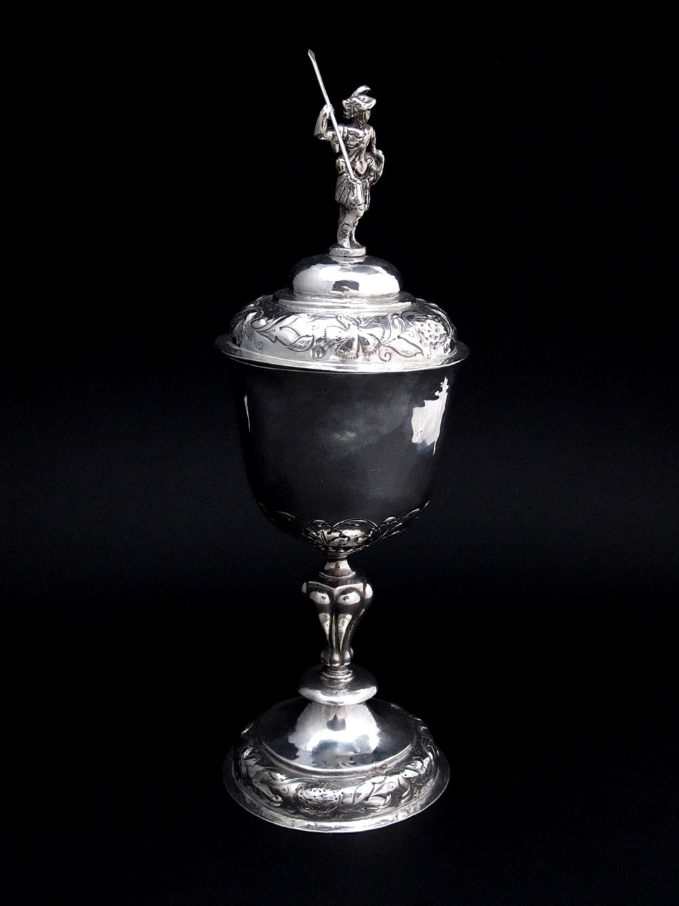 Потир. Харлем, 1694. Серебро. Галерея Cabinet of curiosities — Honourable Silver Objects.  Фото: Cabinet of curiosities – Honourable Silver Objects Gallery