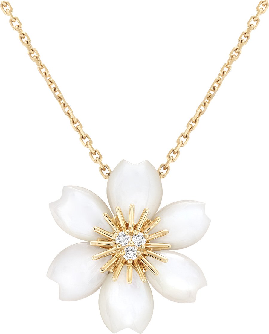 Подвеска из коллекции Rose de Noёl. Фото: Van Cleef & Arpel