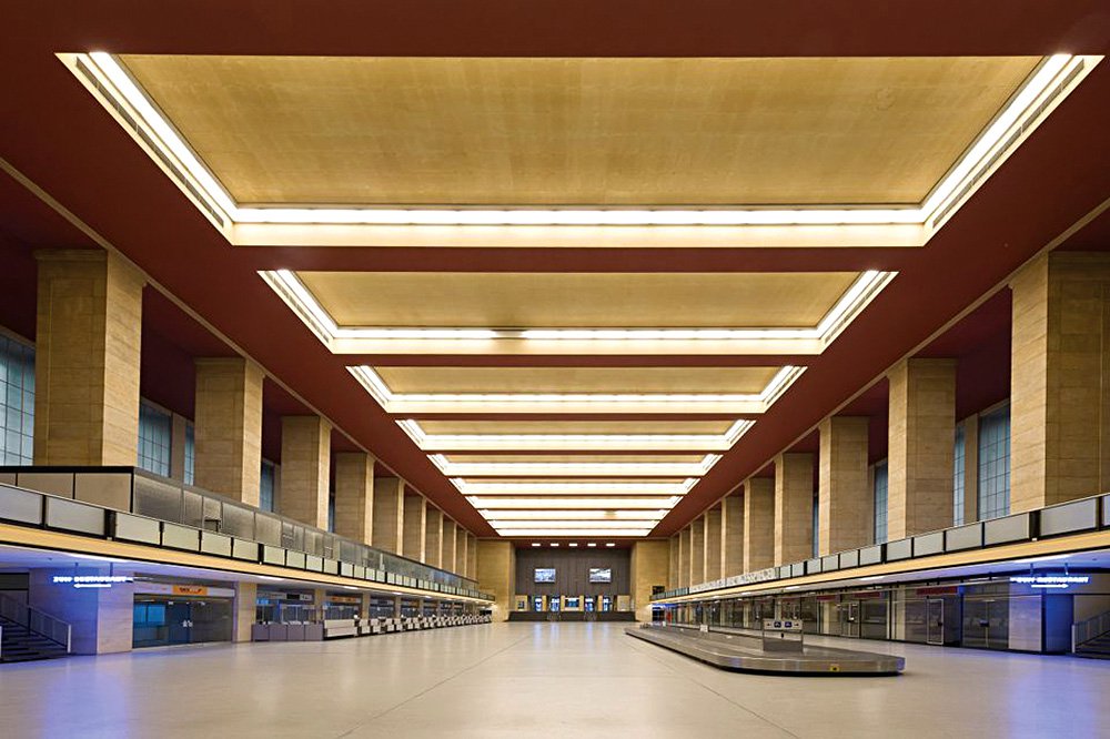 Центральный зал аэропорта Берлин-Темпельхоф. Фото: Tempelhof Projekt GmbH, www.thf-berlin.de