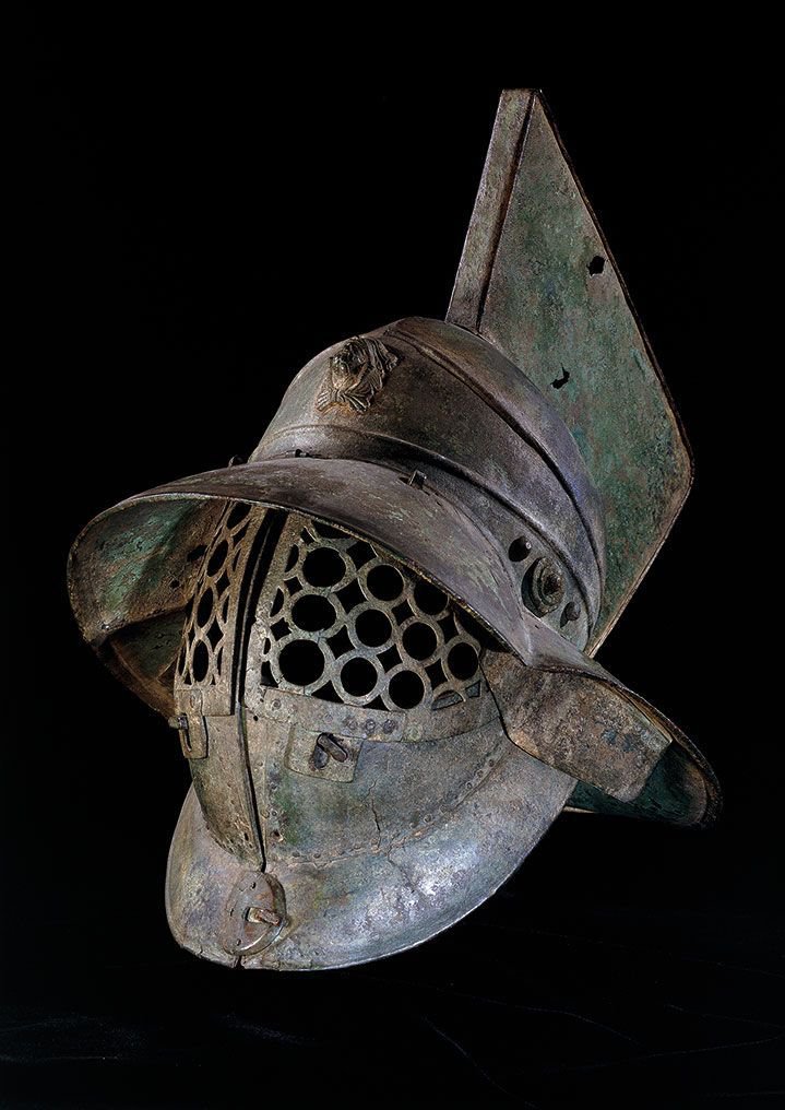 Бронзовый гладиаторский шлем из Помпей. I в. н.э. Фото: The Trustees of the British Museum