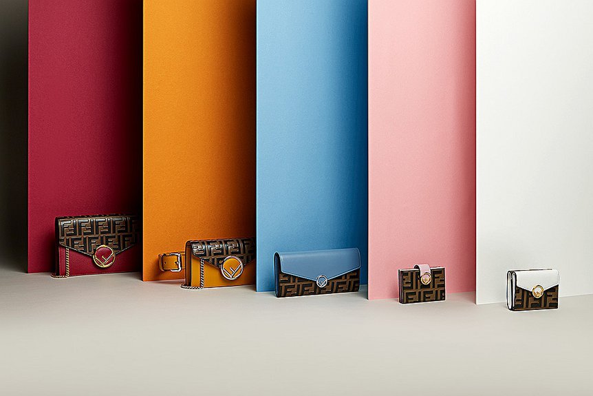 Fendi. Небольшие аксессуары из коллекции Fendirama. Фото: Fendi
