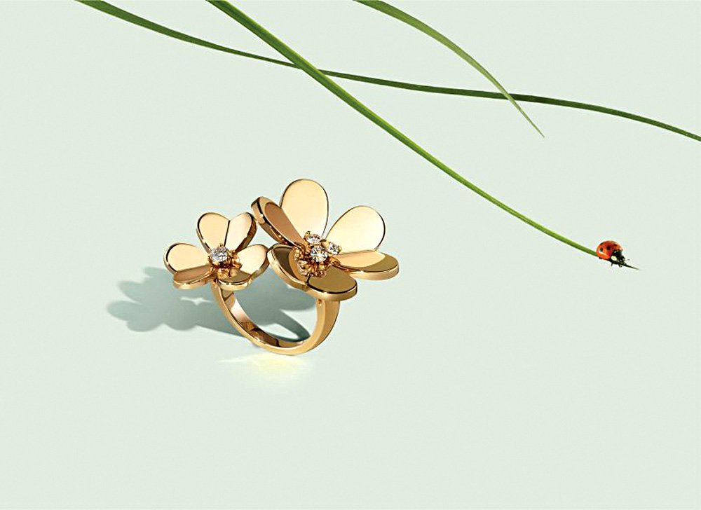 Кольцо из обновленной коллекции украшений Frivole от Van Cleef & Arpels