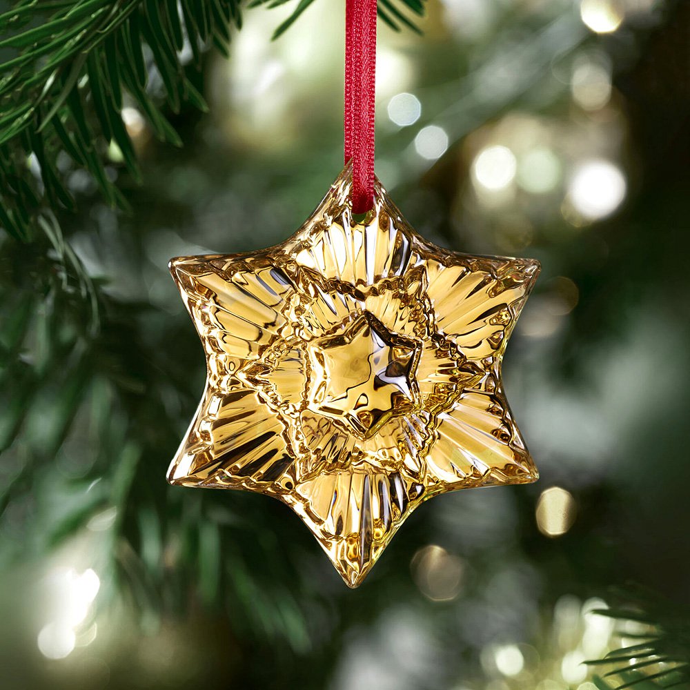 Золотая звезда из коллекции новогодних игрушек. Фото: Baccarat