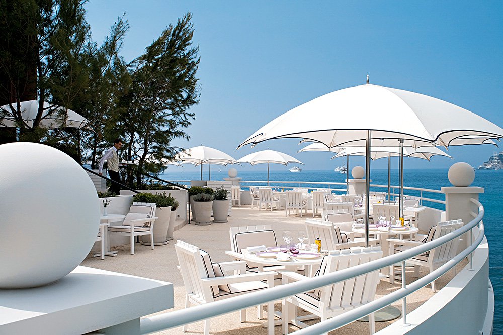 Веранда ресторана Elsa. Фото: Отель Monte-Carlo Beach.