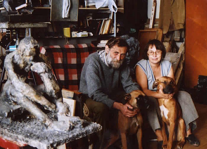 Люциан Долинский с женой в своей мастерской