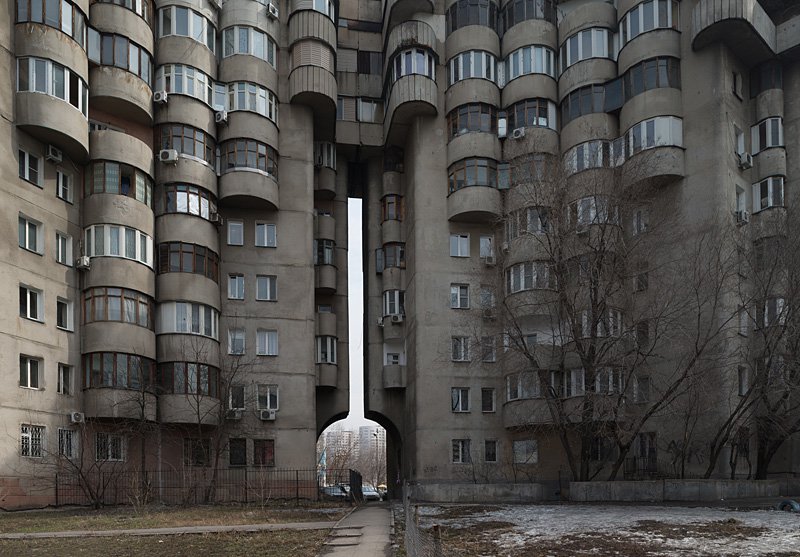 Жилой комплекс «Аул». Архитекторы Б.Воронин, Л.Андреева, Ю.Ратушный, В.Лепешов, В.Ви, М.Рахимбаев; конструкторы С.Матвеев, Г.Клочковская, В.Зинштейн, С.Кайнарбаева, А.Зайковская. Улица Толе Би, 278. 1988. Фото: Юрий Пальмин. 2017