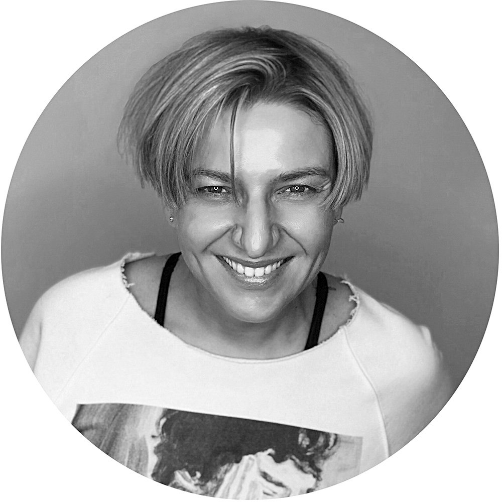 ￼￼￼Лиза Савина, куратор