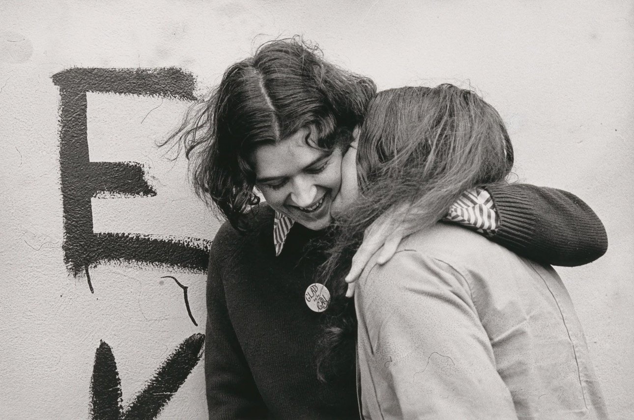 Понч Хоукс. «Без названия» («Обнимающиеся женщины»). 1973. Фото: Ponch Hawke