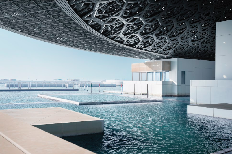 Здание музея Лувр - Абу-Даби архитектора Жана Нувеля. Фото: Louvre Abu Dhabi
