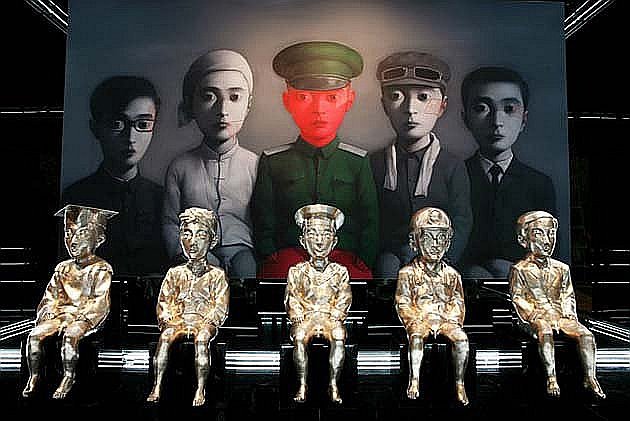 Чжан Сяоган. My Ideal. 2003–2008. Масло, холстЧжан Сяоган. My Ideal. 2008. Бронза, различные размеры