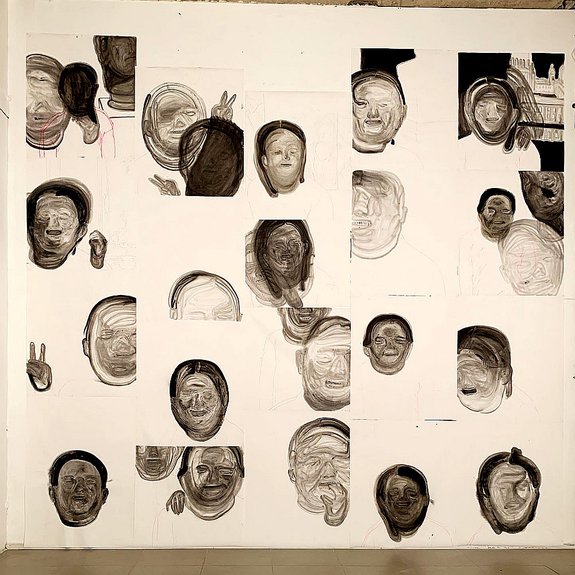 Работы Анны Афониной с ее выставки «Сделай нормальное лицо». Фото: Галерея современного искусства «Непокоренные»