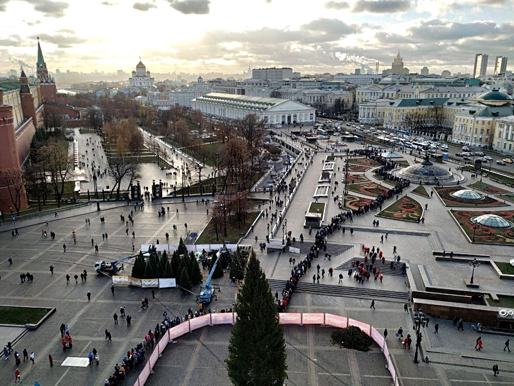 Очередь на выставку «Сокровища музеев России» в московском Манеже. Фото: Выставка «Сокровища музеев России»