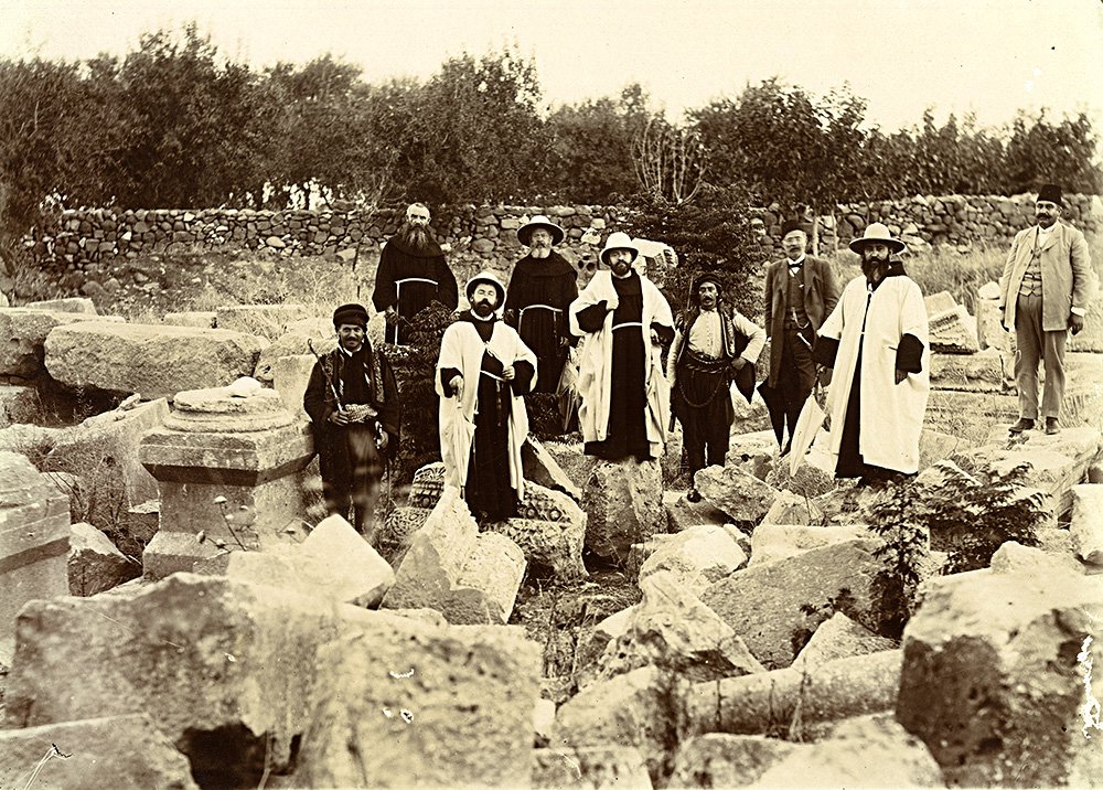 Францисканские монахи на ранних археологических раскопках в Капернауме (Израиль). В музее ордена будут представлены предметы, найденные здесь и в других местах, в том числе в районе Вифлеема и Масличной горы. Фото: ASCTS