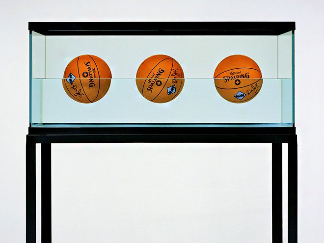 Джефф Кунс. «Три мяча 50/50 Бак». 1985. Это знаковая работа художника, которая может стоить миллионы. COURTESY OF SOTHEBY’S