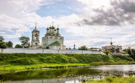 Мстёра, белый город над черной водой: три века ремесла