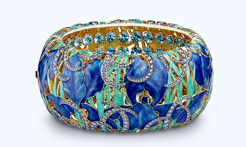 Tabiiy yalangoch qizlar kokraklari