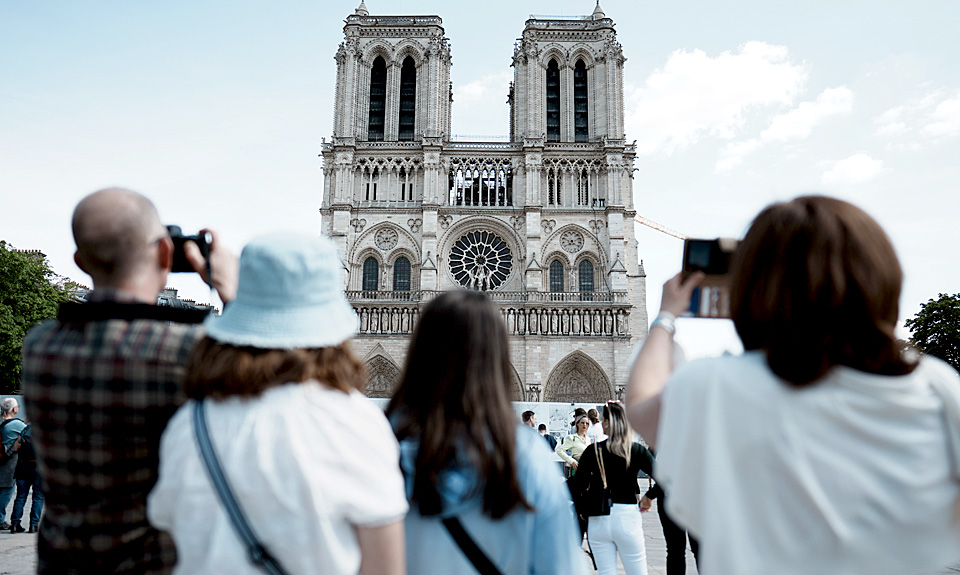 Собор Парижской Богоматери вновь примет посетителей в 2024 году